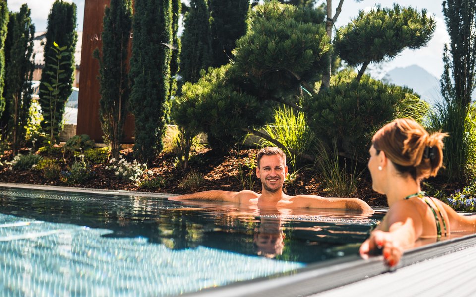 Entspannt im beheiztem Outdoorpool